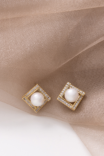 方形鑽珍珠。銀針耳環