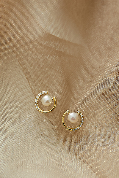 簡約珍珠鋯石。銀針耳環