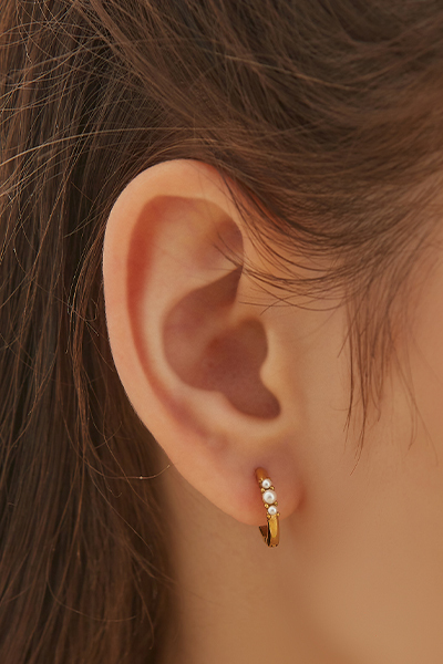 迷你珍珠圈型。鋼針耳環(金)