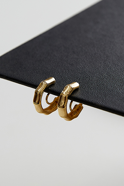 骨感C型耳圈。夾式耳環