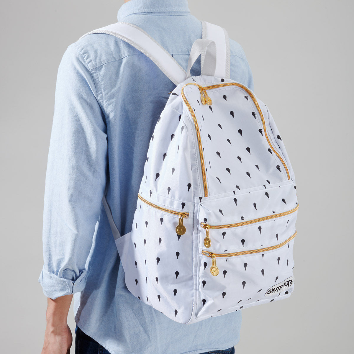 223710 Pbandai 預訂 2025/4月 PB限定【ジョジョの奇妙な冒険 黄金の風×OUTDOOR】コラボレーションバッグ リュックサック(ブチャラティver.)