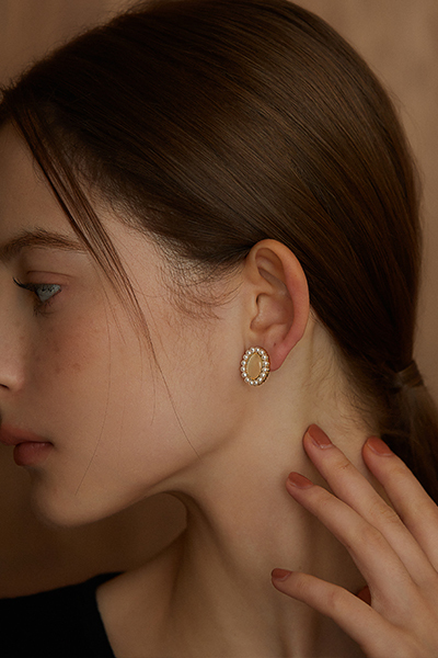 法式貓眼珍珠。夾式耳環