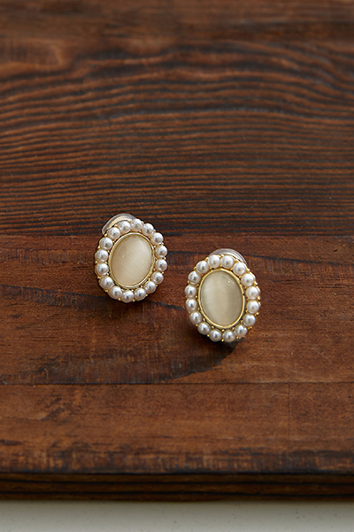 法式貓眼珍珠。夾式耳環