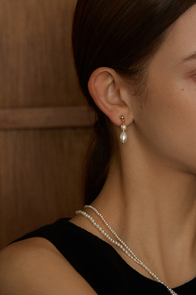 米粒造型珍珠。夾式耳環