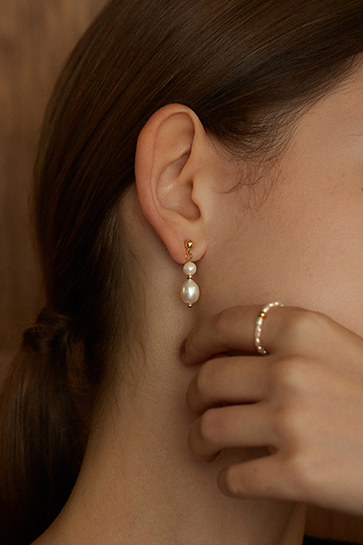 米粒造型珍珠。銀針耳環