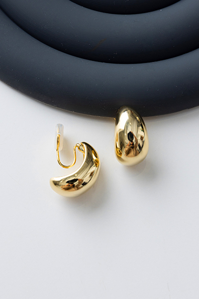 質感幾何大水滴。夾式耳環(金)