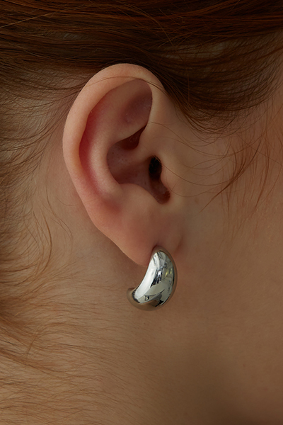 質感幾何大水滴。銀針耳環(銀)