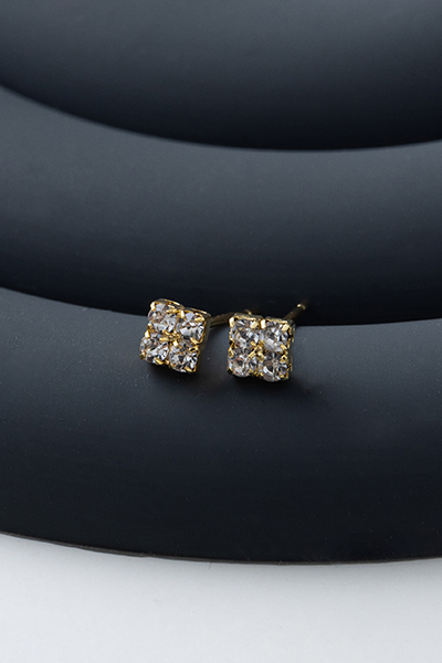 迷你方形水鑽。銀針耳環(銀)