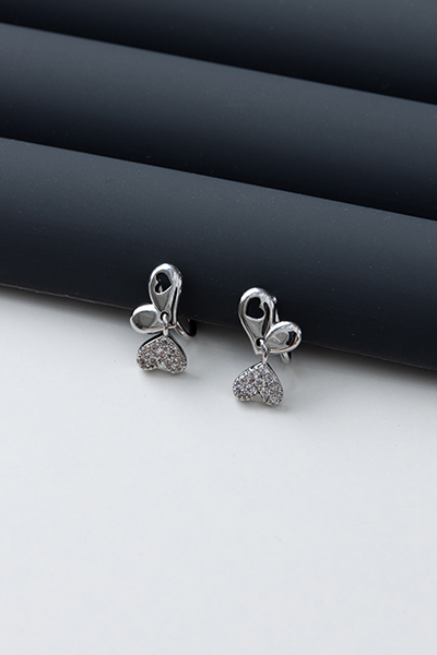 閃耀懸吊心型。夾式耳環(銀)