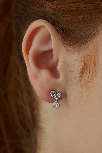 閃耀懸吊心型。夾式耳環(銀)