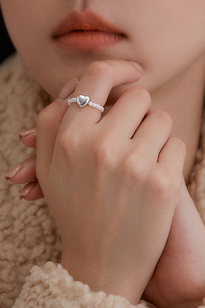 小珍珠串愛心彈性戒指