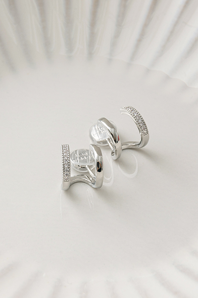 閃耀一體成型雙圈。夾式耳環(銀)