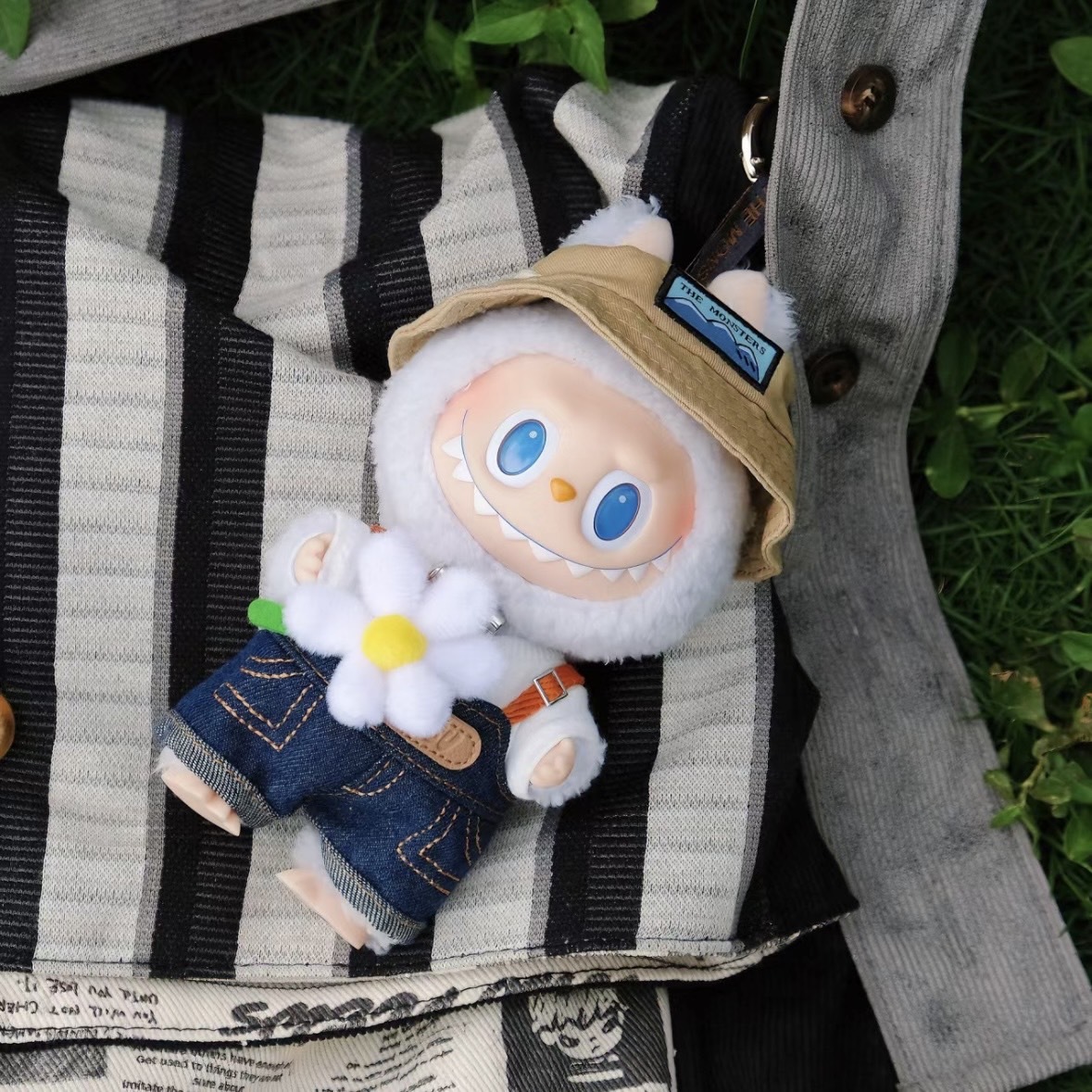 iSNEAKERS｜Labubu 泡泡瑪特 春天野在家系列 娃娃 吊飾