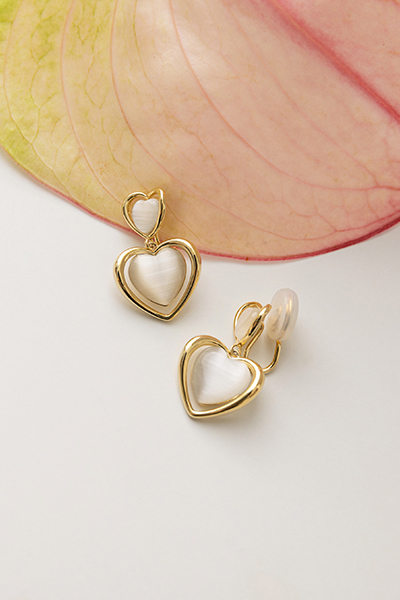 珠光貓眼雙心。夾式耳環