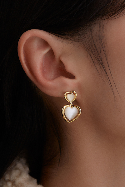 珠光貓眼雙心。銀針耳環