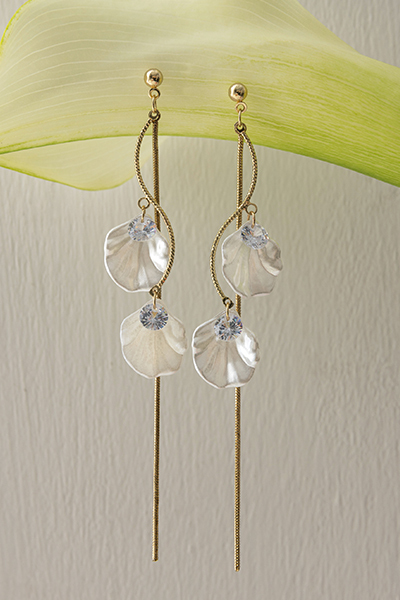 波浪交錯感貝片。銀針耳環