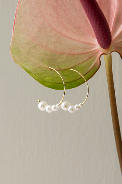細緻C型線條。銀針耳環