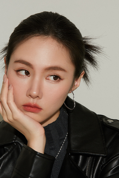 鏤空大圈線型條愛心。夾式耳環(銀)