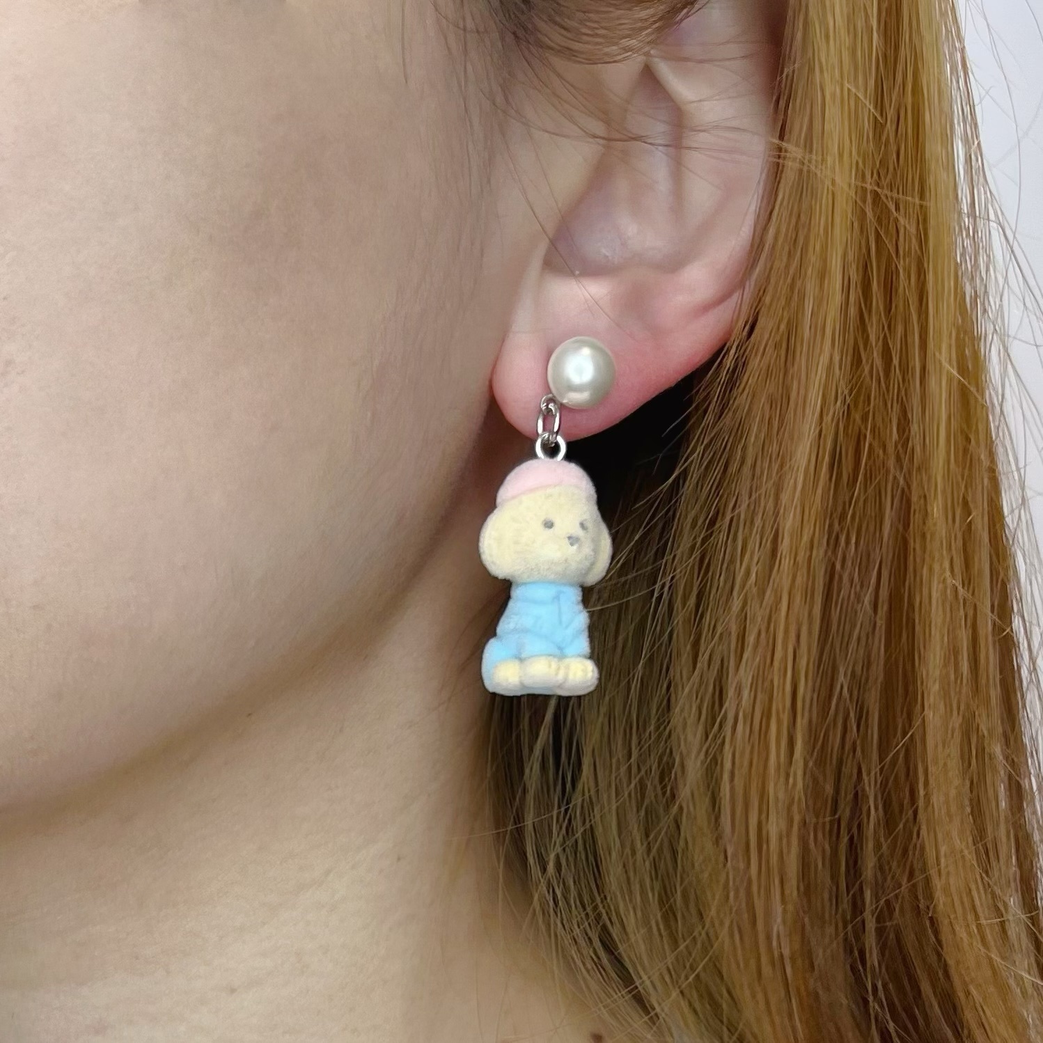 1201 POODLE PAINTER EAR RING