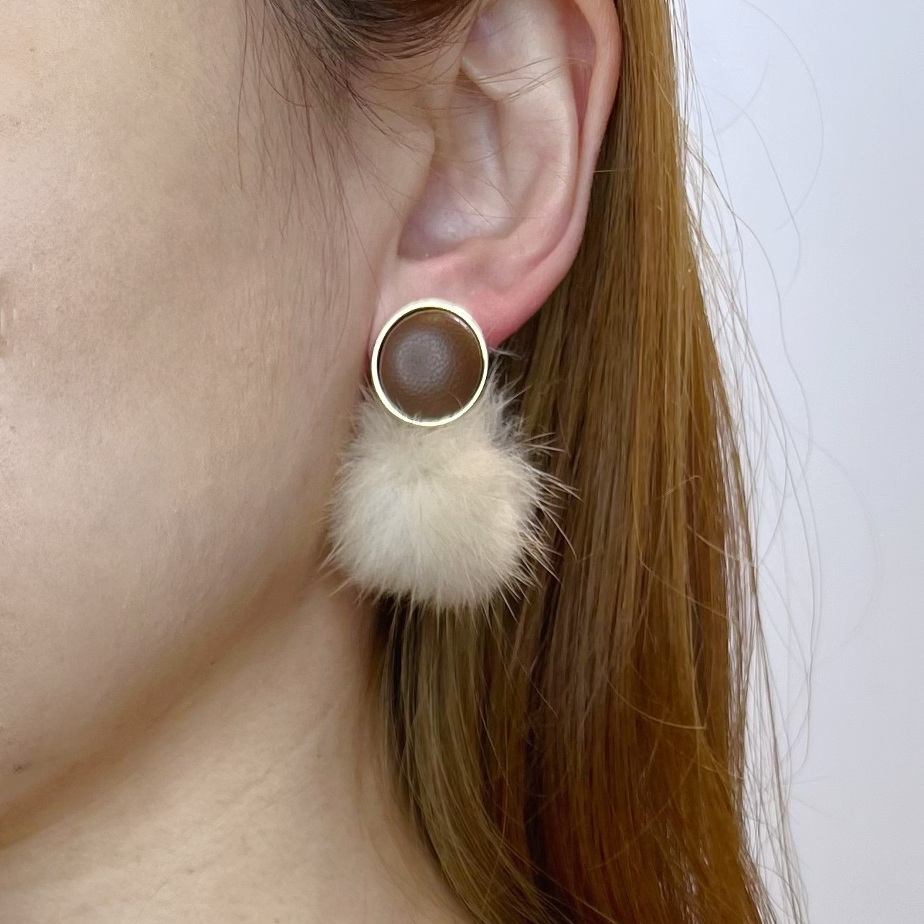 1205 PU LEATHER GOLDEN ROUND MOMO EAR RING