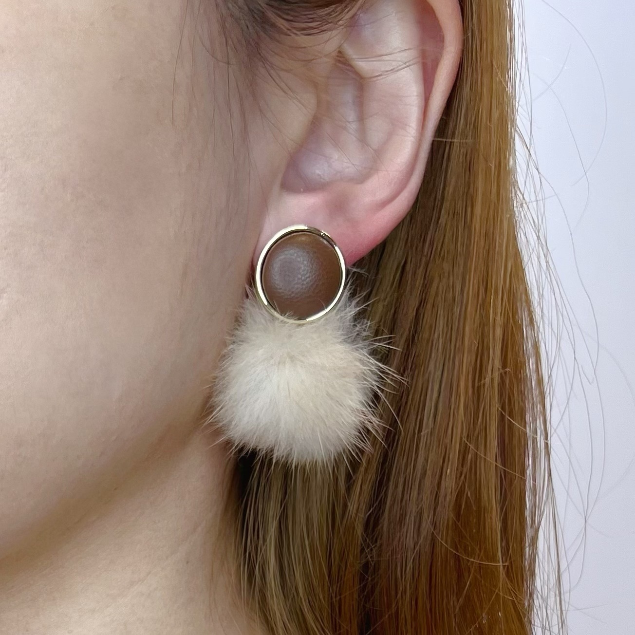 1205 PU LEATHER GOLDEN ROUND MOMO EAR RING