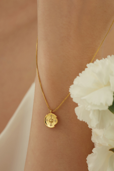 俐落亮鑽星芒鎖骨鍊