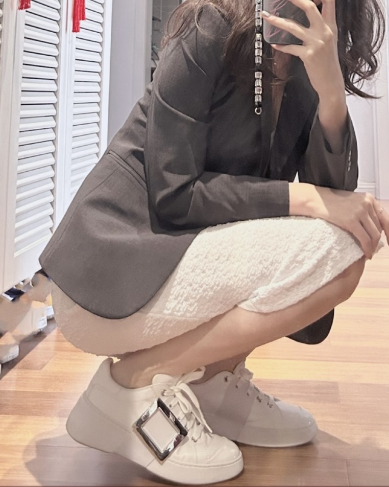 ROGER VIVIER Viv Skate 金屬扣運動鞋