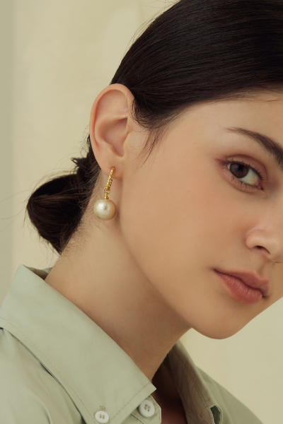質感香檳珍珠。銀針耳環