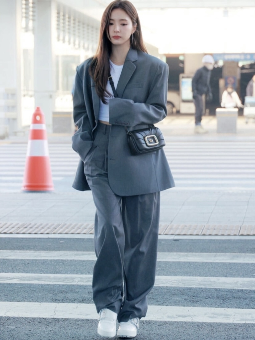 ROGER VIVIER Very Vivier 白色側邊銀色水晶方釦皮革運動鞋