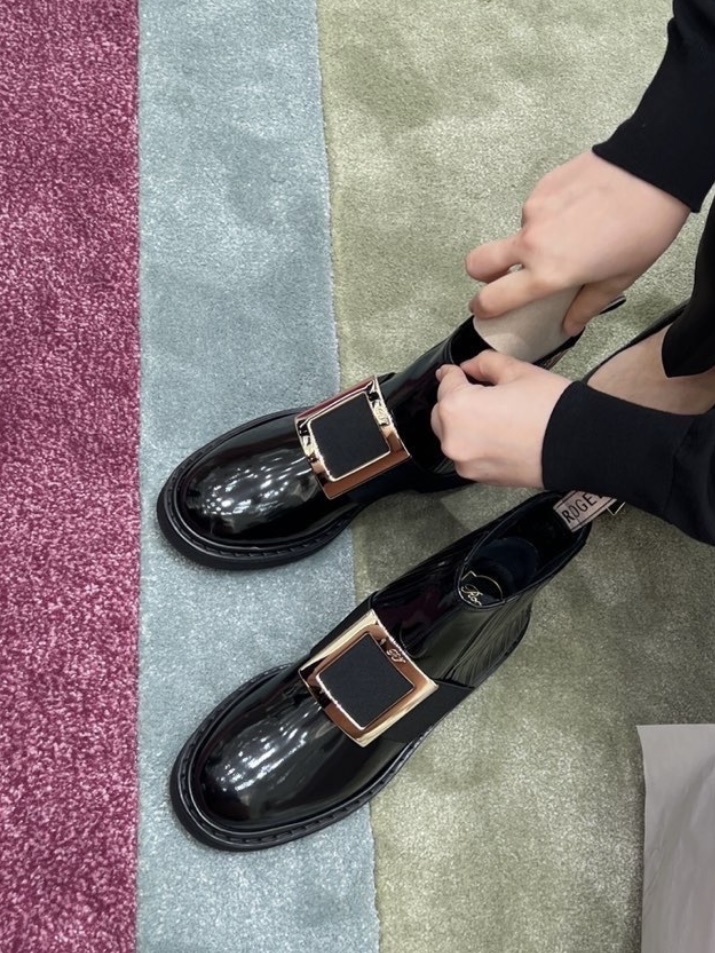 ROGER VIVIER Viv' Rangers 金屬扣切爾西踝靴