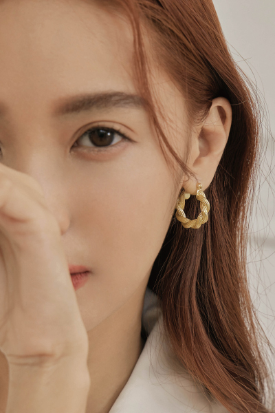 法式曲線麻花。針式耳環