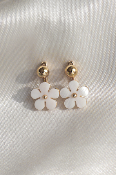 質感貝殼小花。銀針耳環