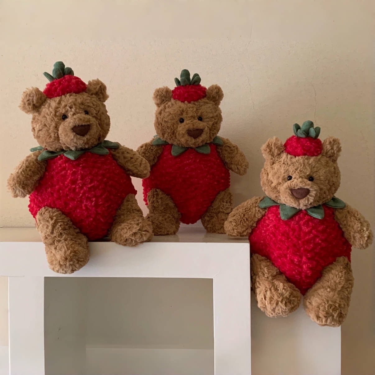 JELLYCAT 巴塞羅熊 草莓熊 玩偶 毛絨公仔