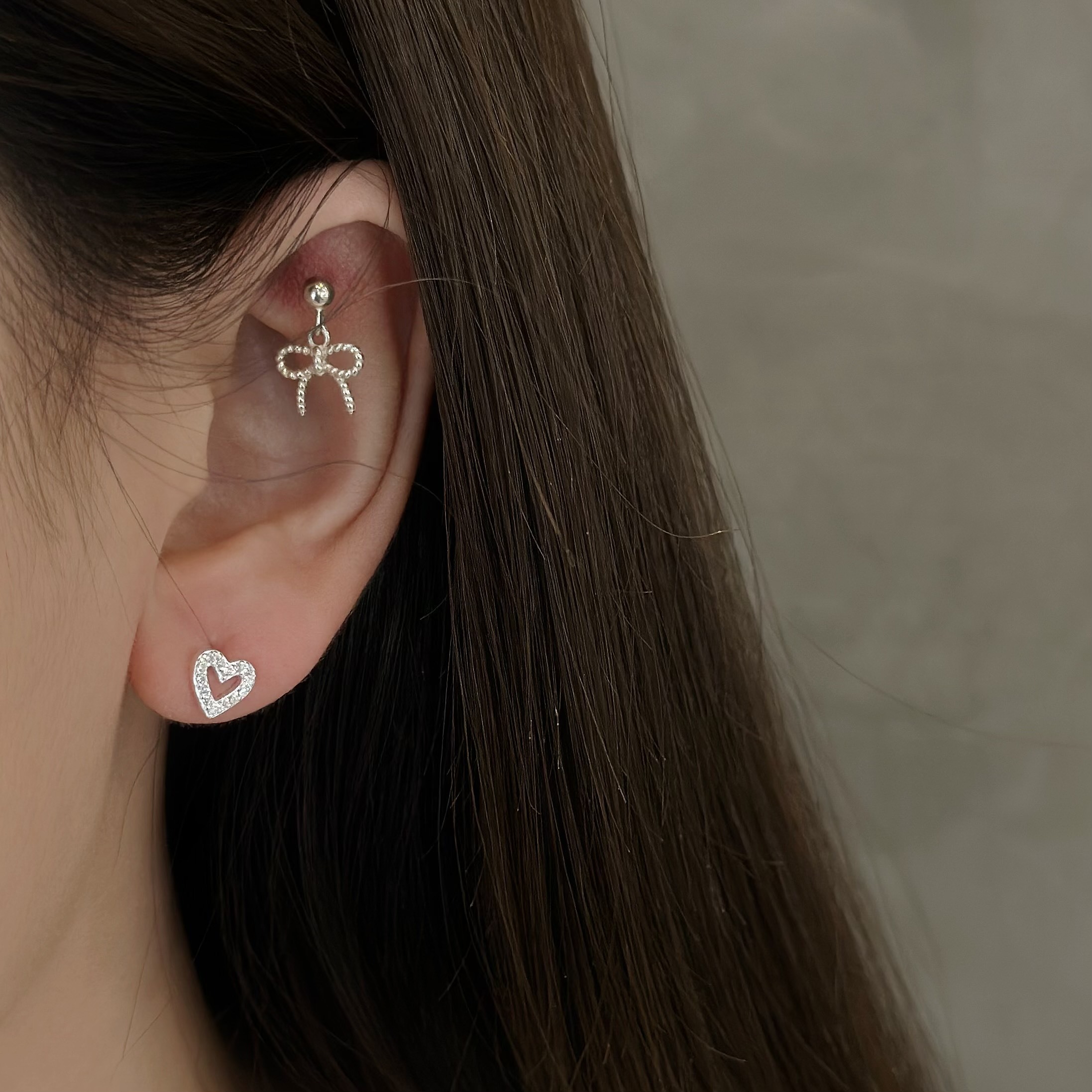 807滿鑽簍空愛心純銀耳針