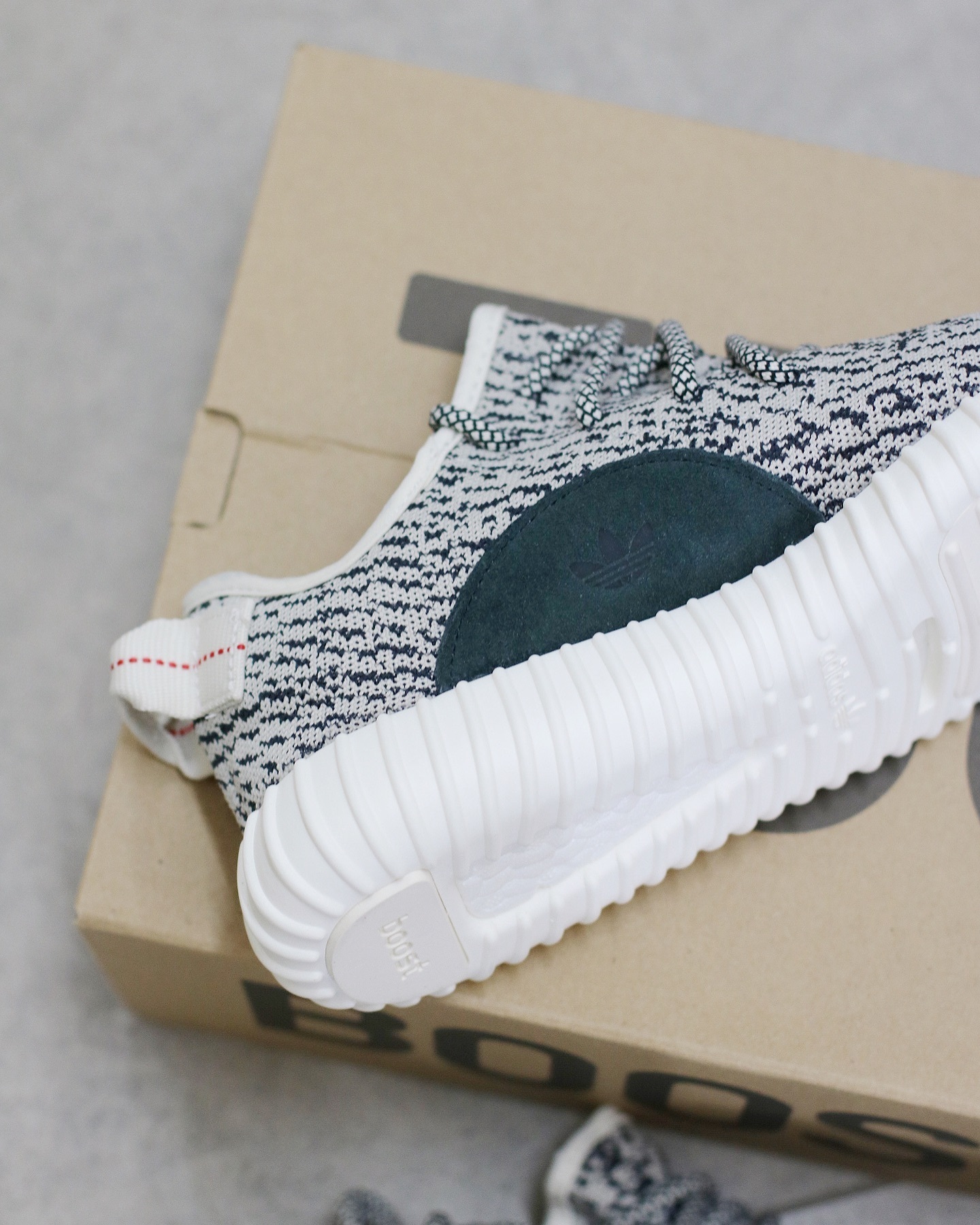 （預訂）Adidas Yeezy Boost 350 1.0   Turtle dove (2022) AQ4832