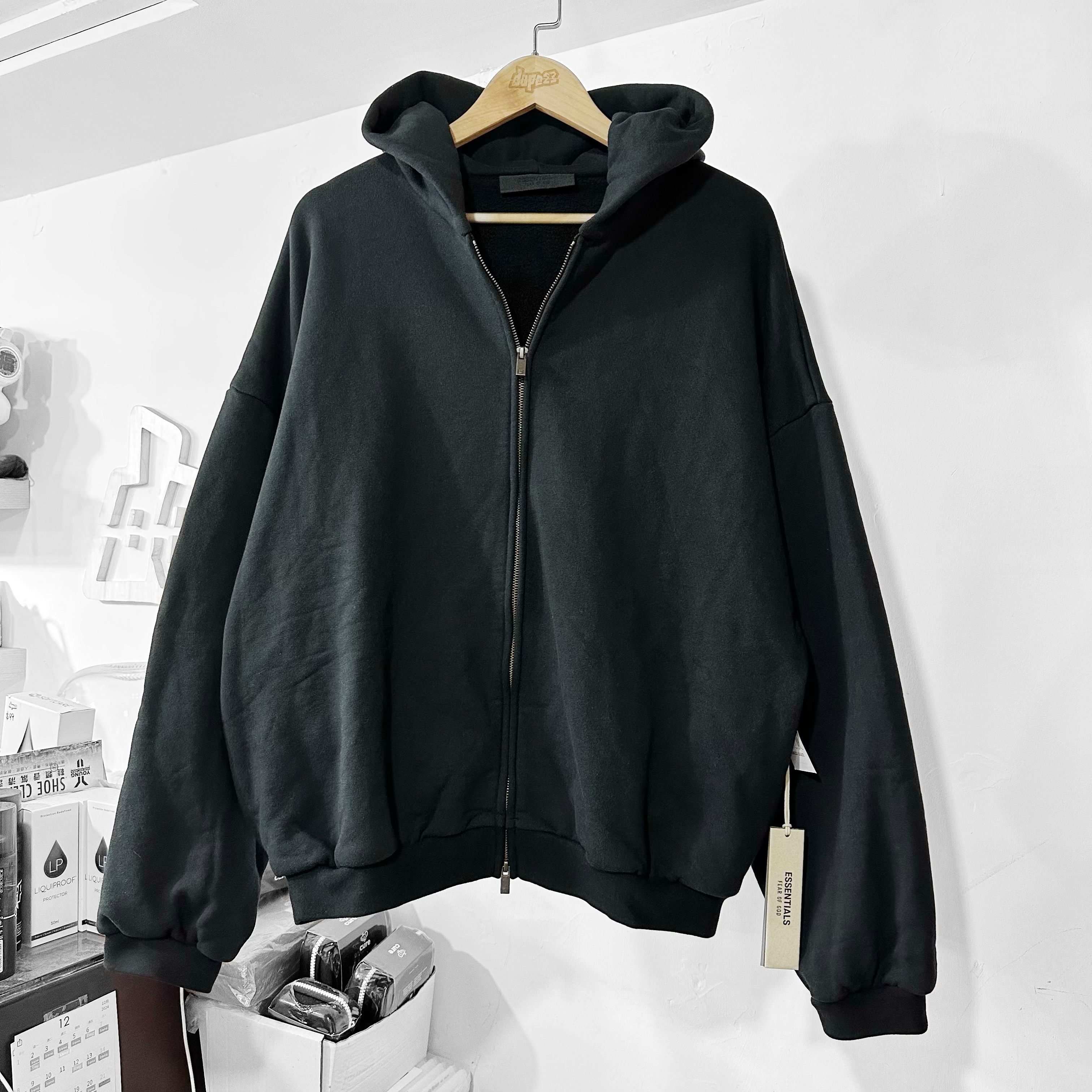 Fear of God Essentials FW24 Heavy Fleece Fullzip Hoodie 拉鏈外套 （Black）