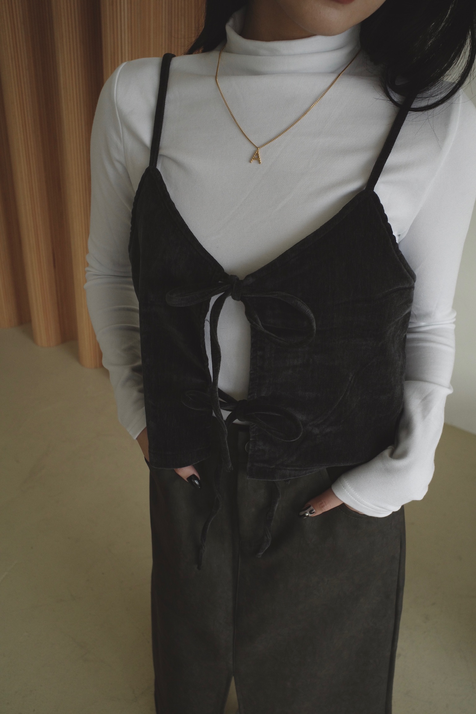 <女裝現貨🧨> D103 後綁帶絨布短背心 灰色/杏色