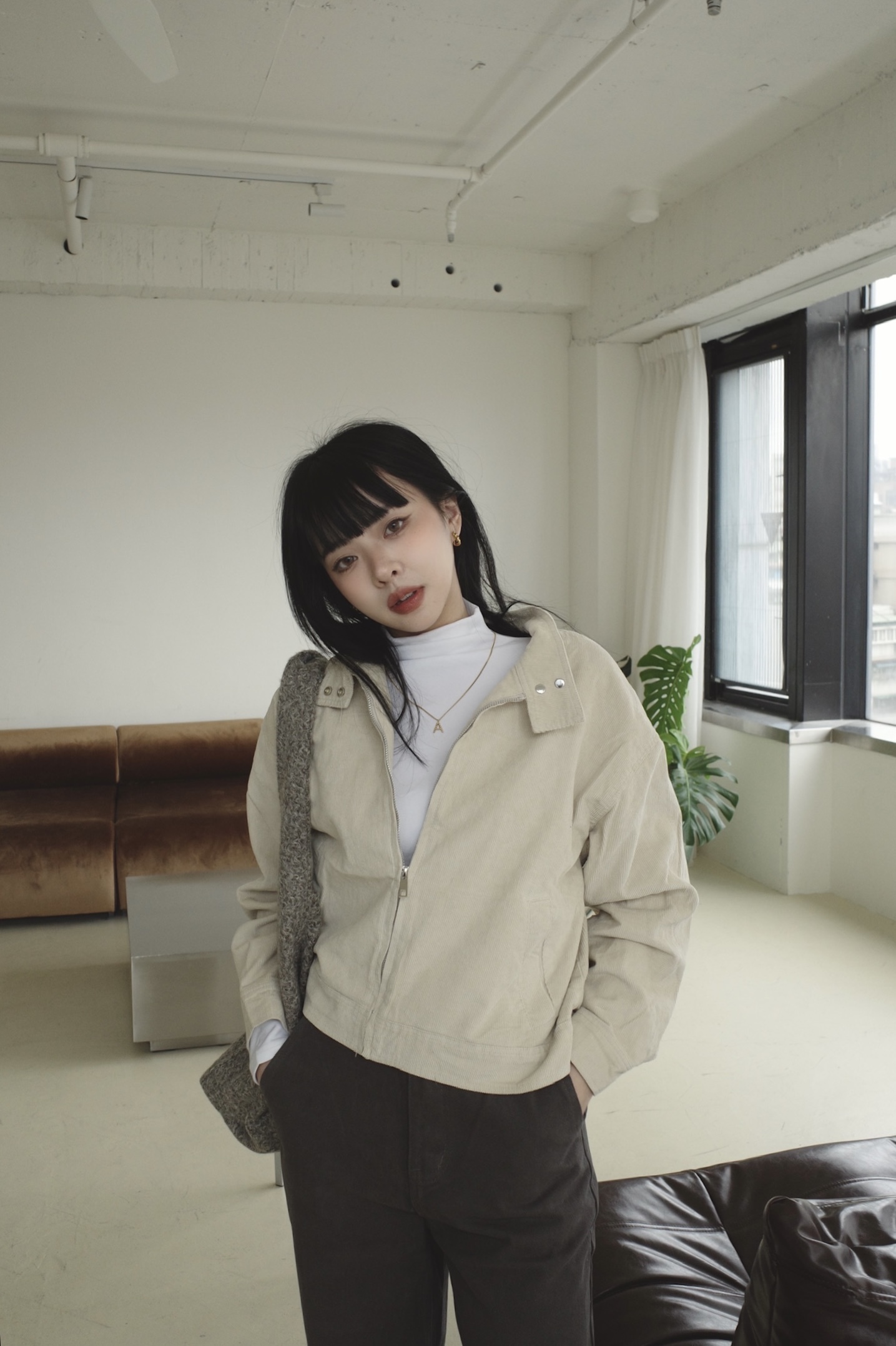 <女裝現貨💗> D127 側釦領坑條絨拉鍊外套 杏色/咖色