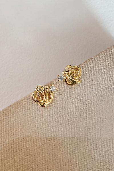 質感鋯石玫瑰。夾式耳環