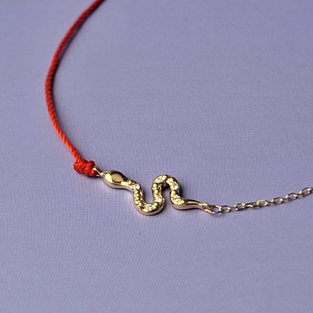 【me.luxe】K18金蛇鑽石紅繩手鍊