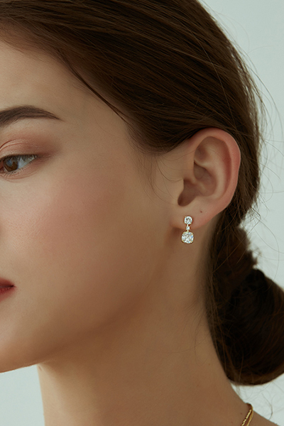 優雅懸吊鋯石。銀針耳環