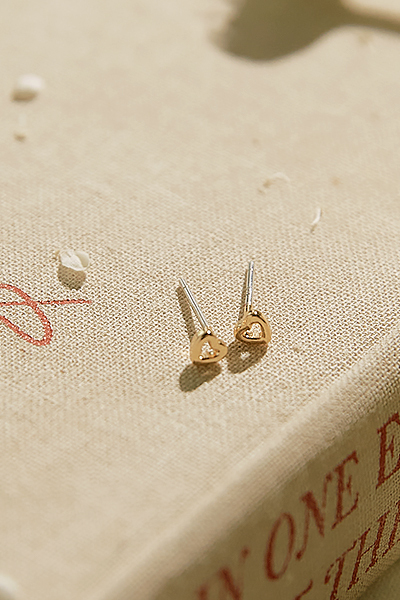 鏤空小愛心。銀針耳環