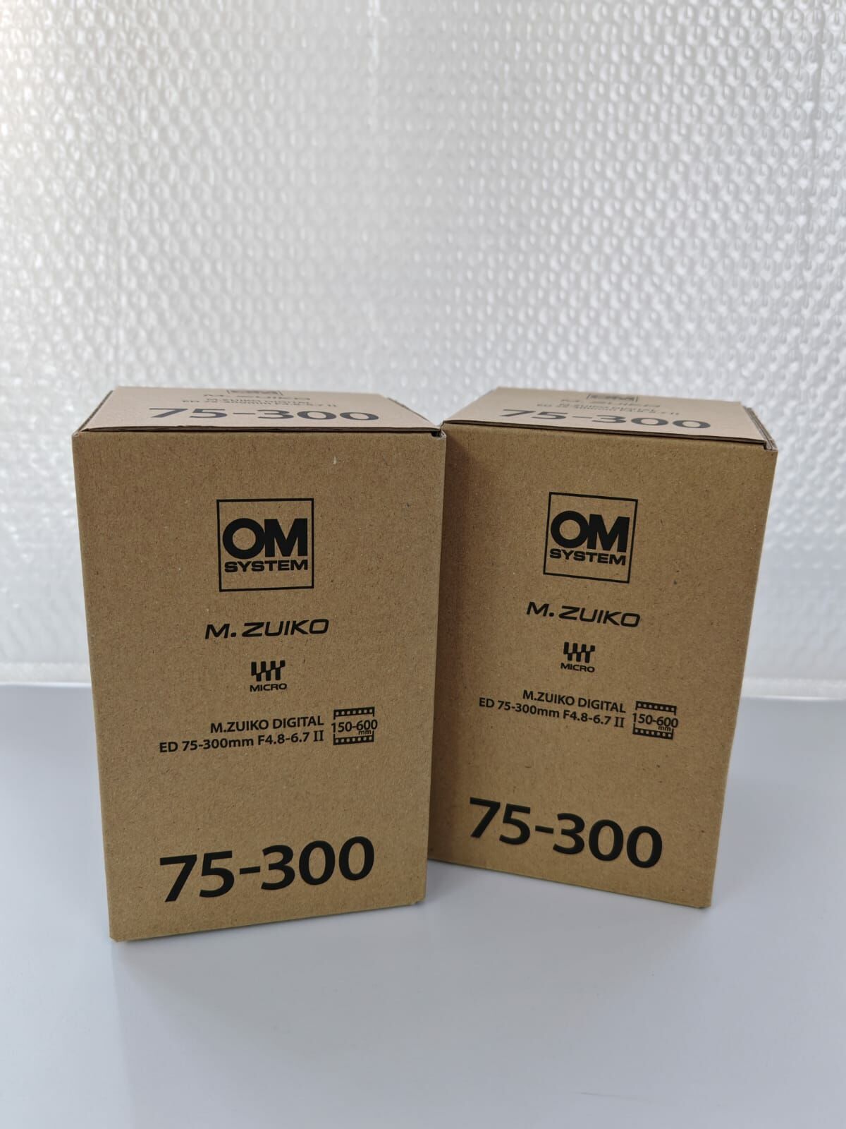 OLYMPUS - M.Zuiko Digital ED 75-300mm f 4.8-6.7 II Lens (平行進口)