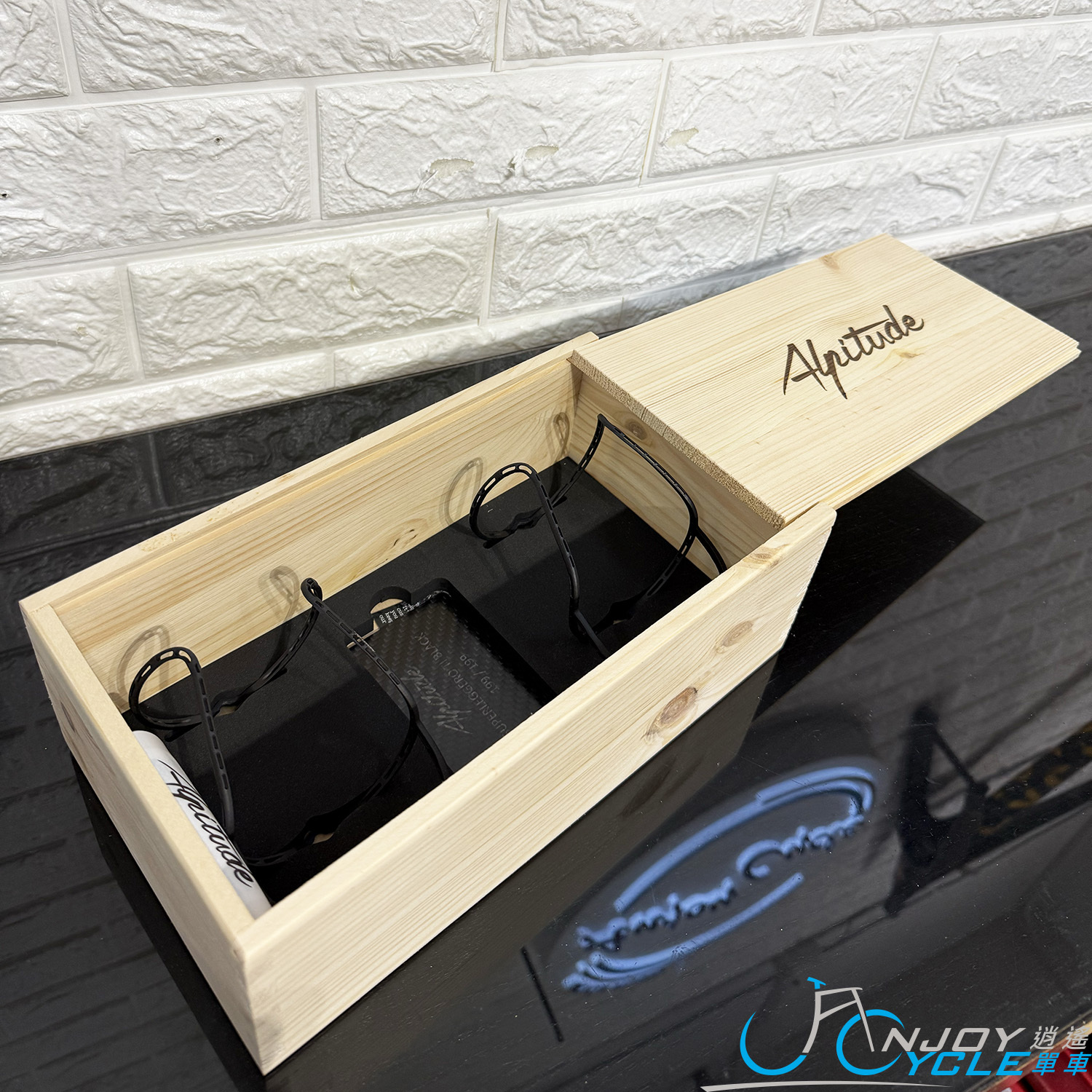 Alpitude Superleggero TI Black 3D Printed Titanium Bottle Cage Bundle 2024 Edition