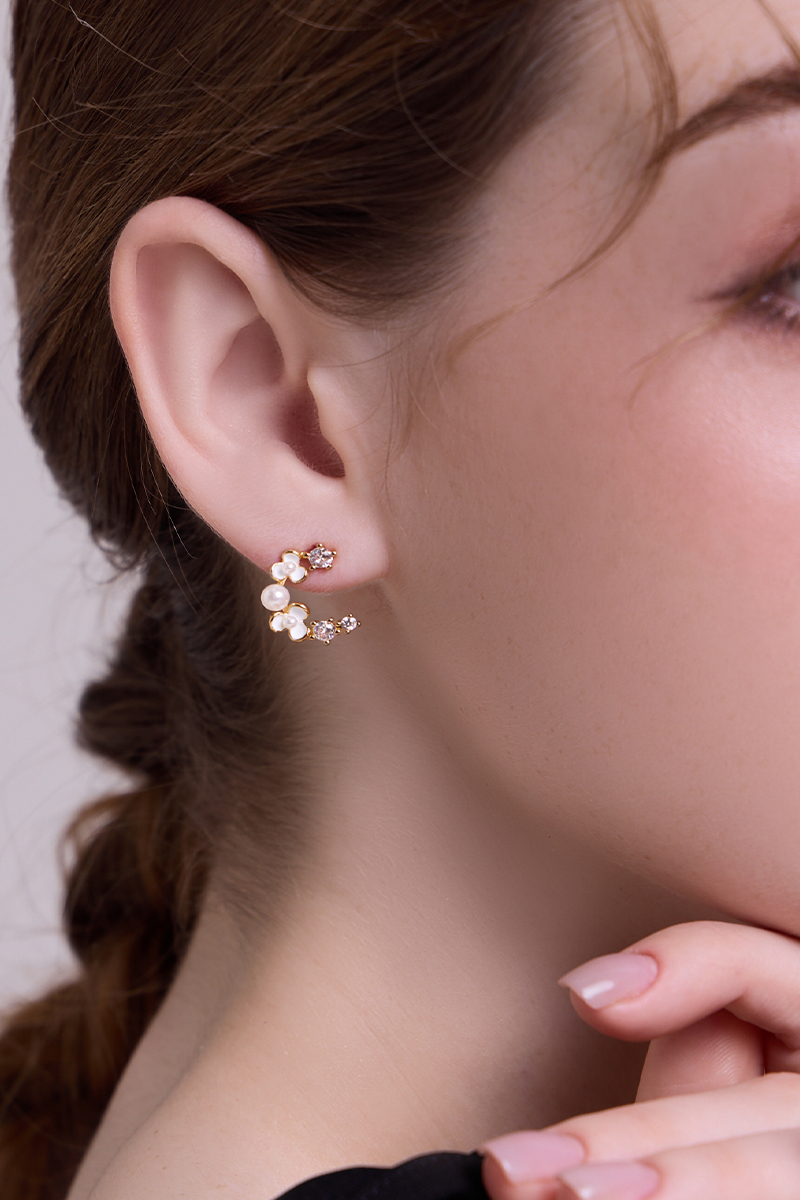 優雅花韻。銀針耳環