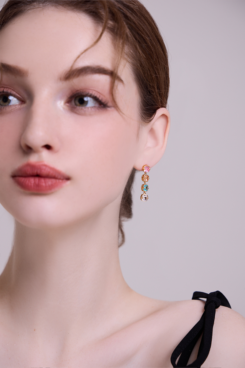 垂墜彩鑽。針式耳環