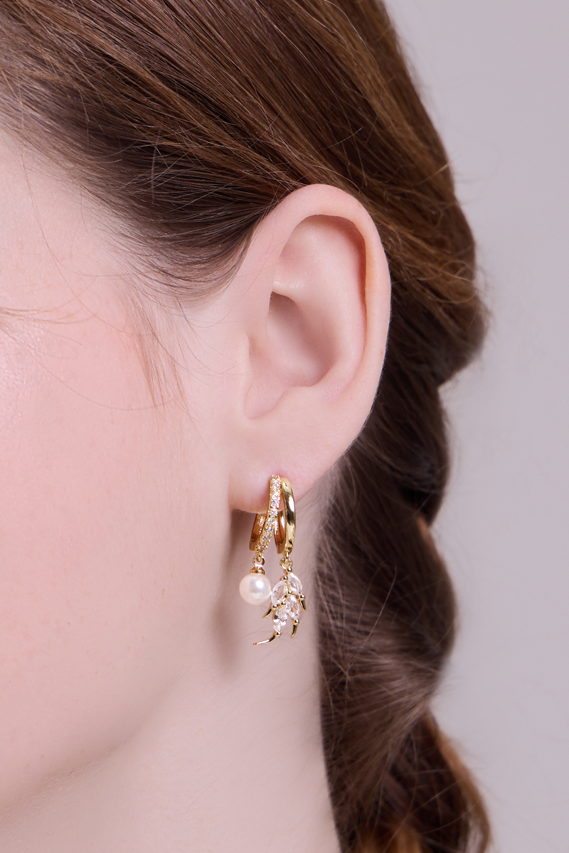 雙層金色珍珠稻穗。針式耳環