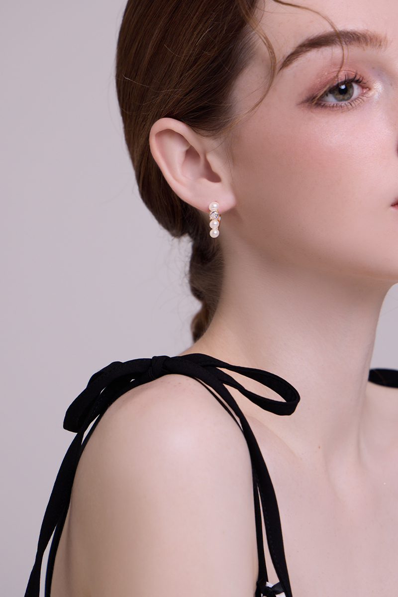 一字珍珠鋯石。針式耳環(金)