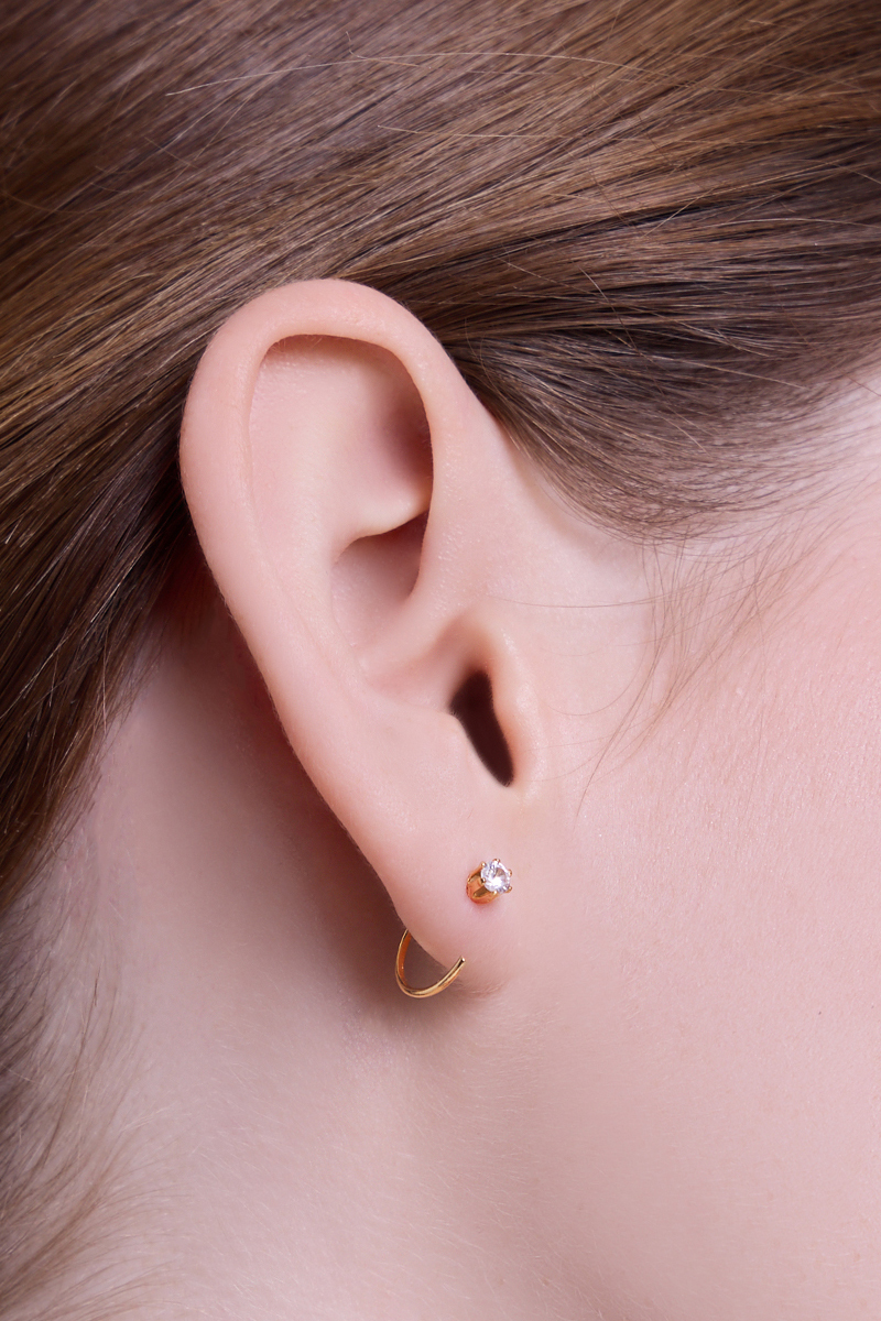 小巧晶鑽。針式耳環