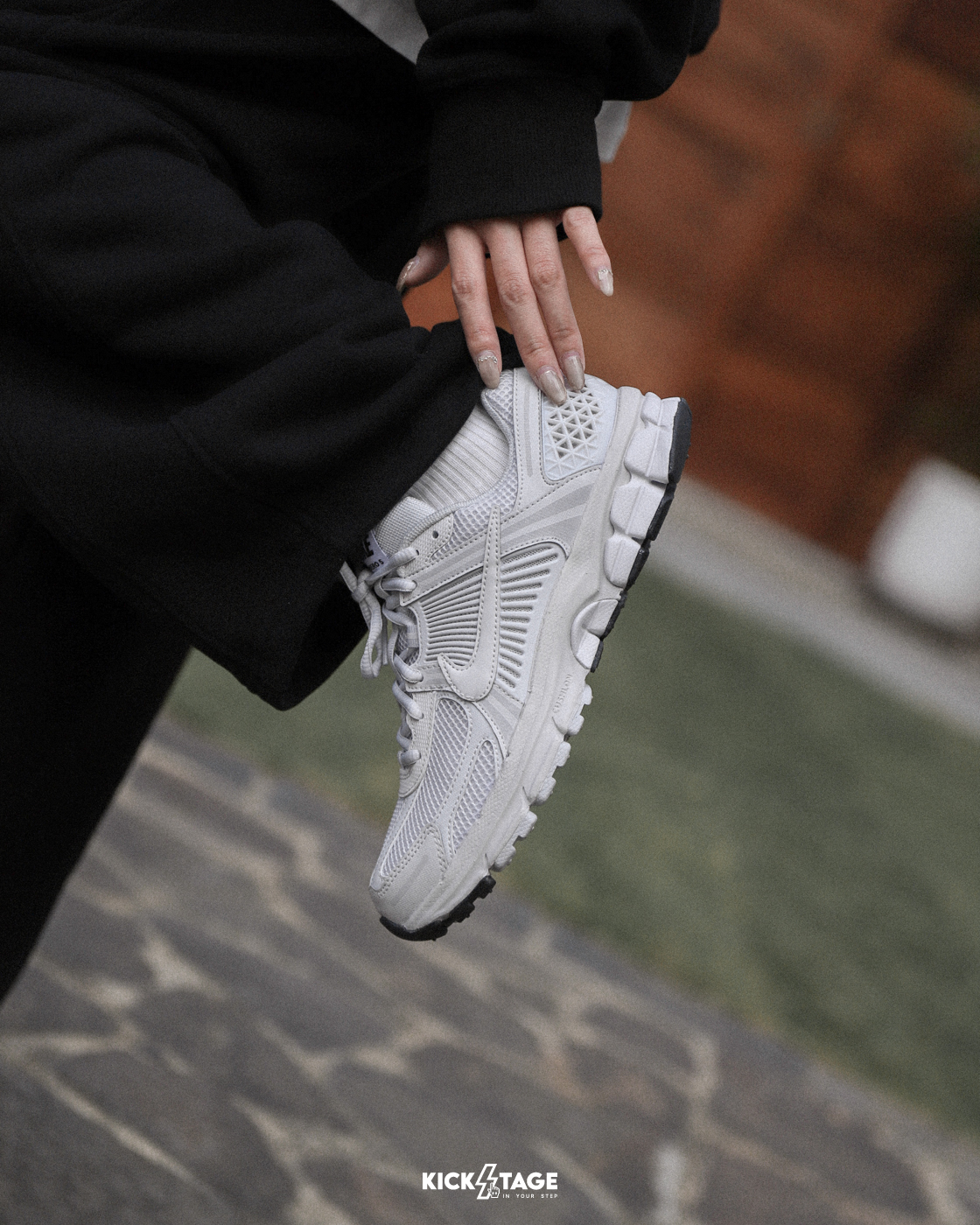 大童鞋 女生尺寸 NIKE ZOOM VOMERO 5 GS 全白 白天使 緩震 老爹鞋 復古 休閒鞋【HF6998-100】VMO5